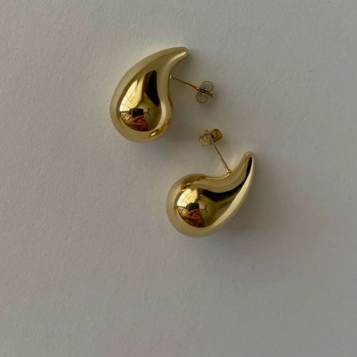 Gold Water Drop Earring