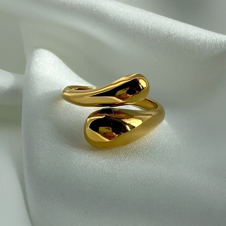 Gold Water Drop Ring