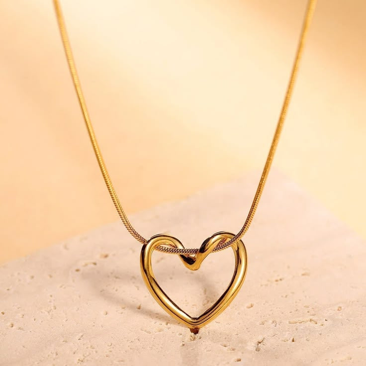 Minimal Heart Necklace